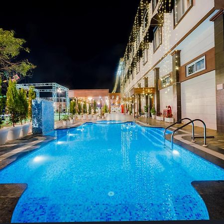 Hotel Vasdaa Grand เดห์ราดุน ภายนอก รูปภาพ