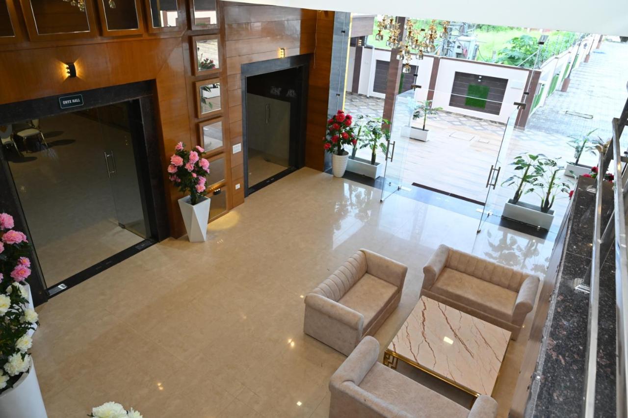 Hotel Vasdaa Grand เดห์ราดุน ภายนอก รูปภาพ