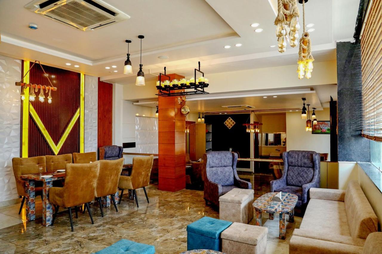Hotel Vasdaa Grand เดห์ราดุน ภายนอก รูปภาพ